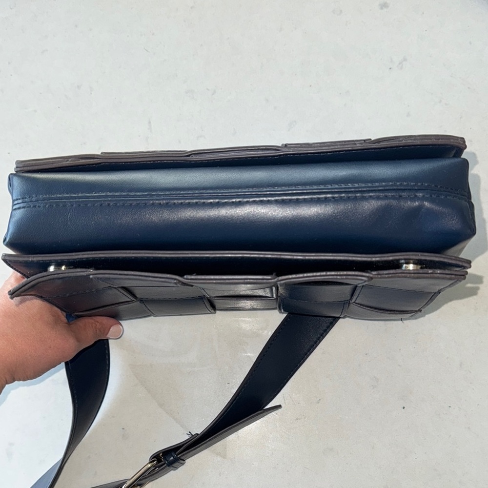Sondra Roberts Squared Blue Shoulder Bag - Picture 7 of 11
